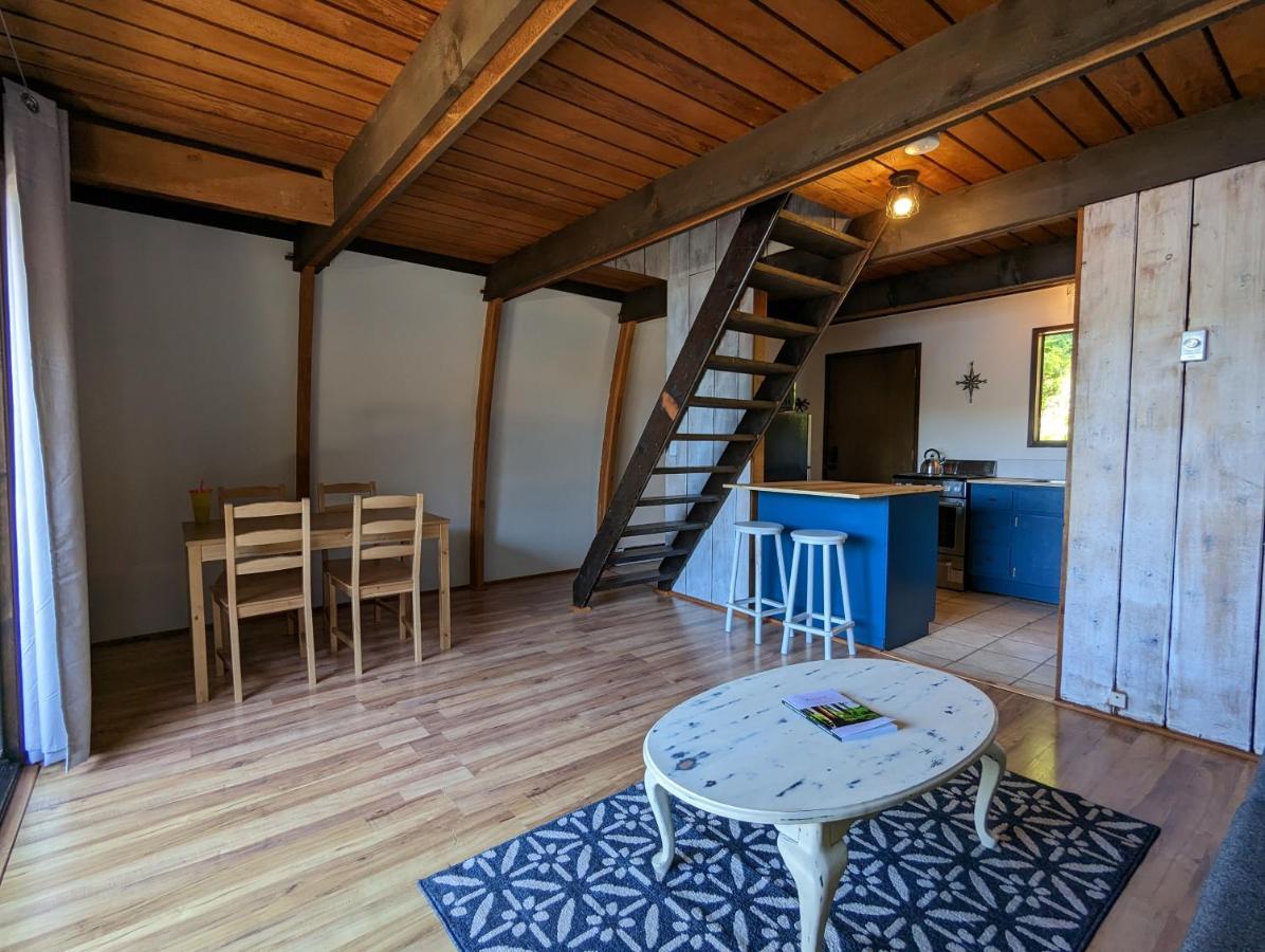 Jade Resort-Oceanfront Suites In Gowlland Harbour Heriot Bay Bagian luar foto