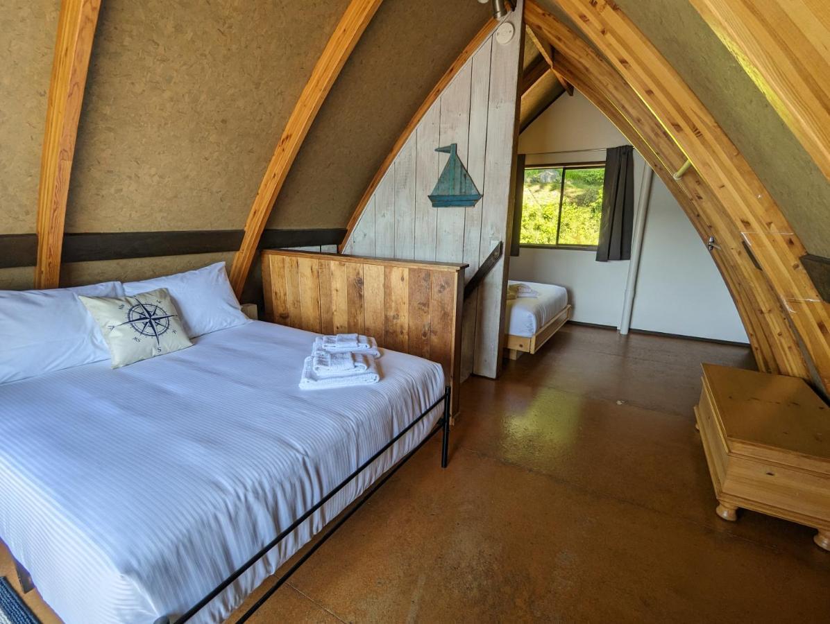 Jade Resort-Oceanfront Suites In Gowlland Harbour Heriot Bay Bagian luar foto