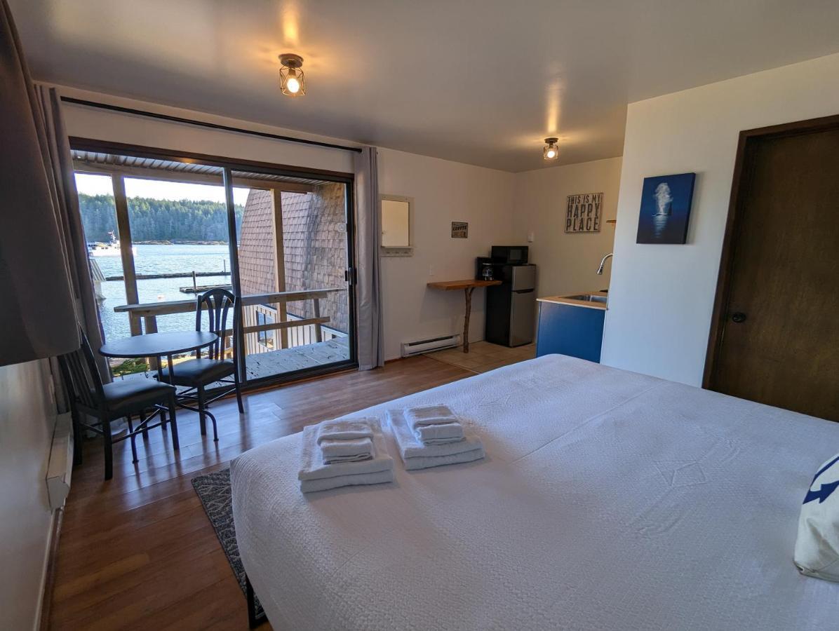 Jade Resort-Oceanfront Suites In Gowlland Harbour Heriot Bay Bagian luar foto