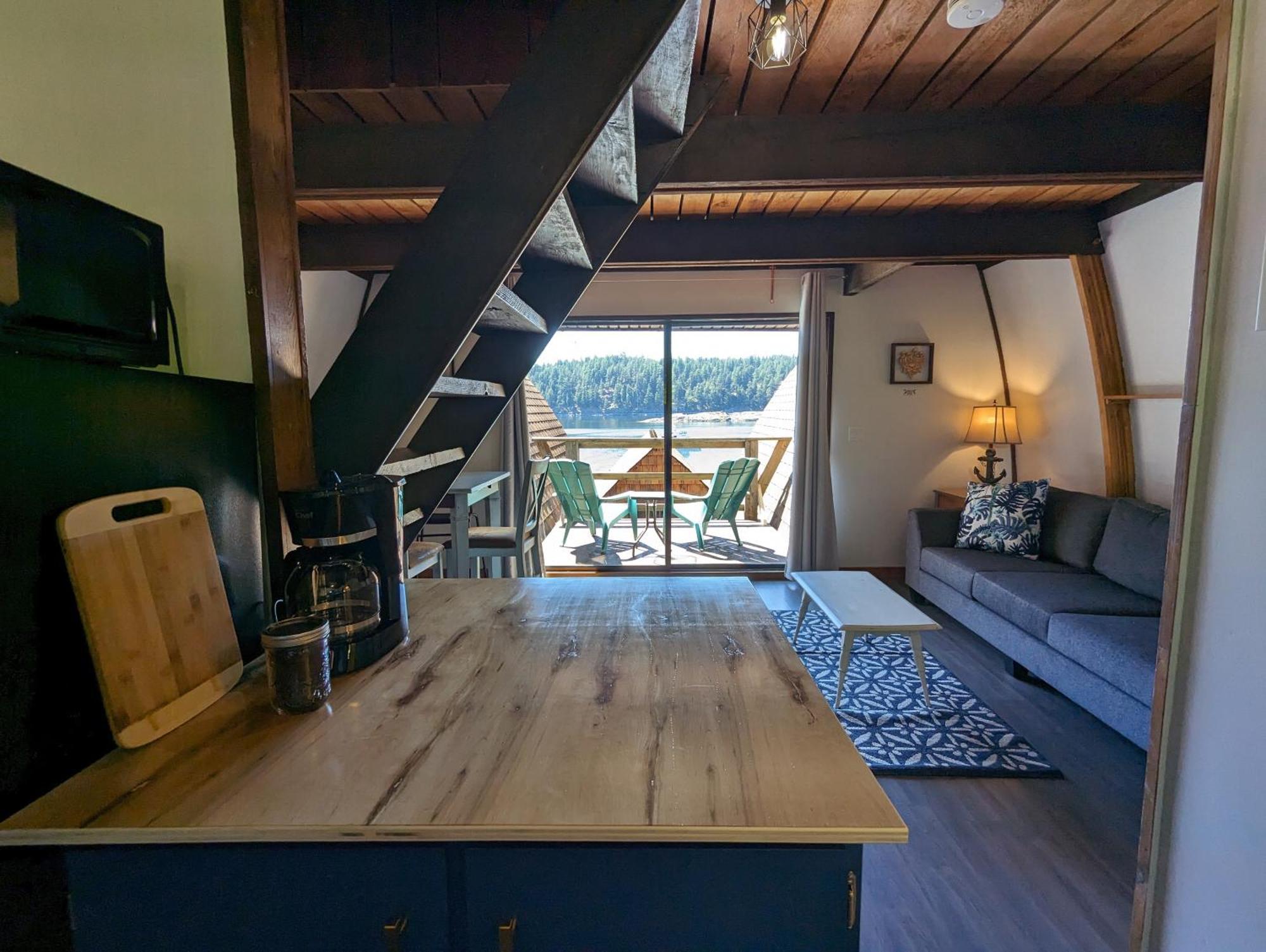 Jade Resort-Oceanfront Suites In Gowlland Harbour Heriot Bay Bagian luar foto