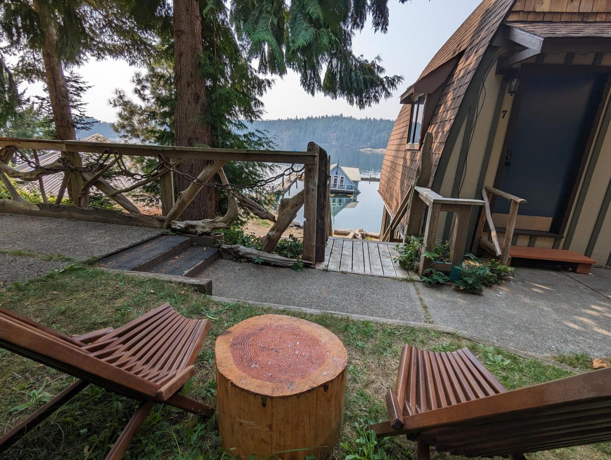 Jade Resort-Oceanfront Suites In Gowlland Harbour Heriot Bay Bagian luar foto
