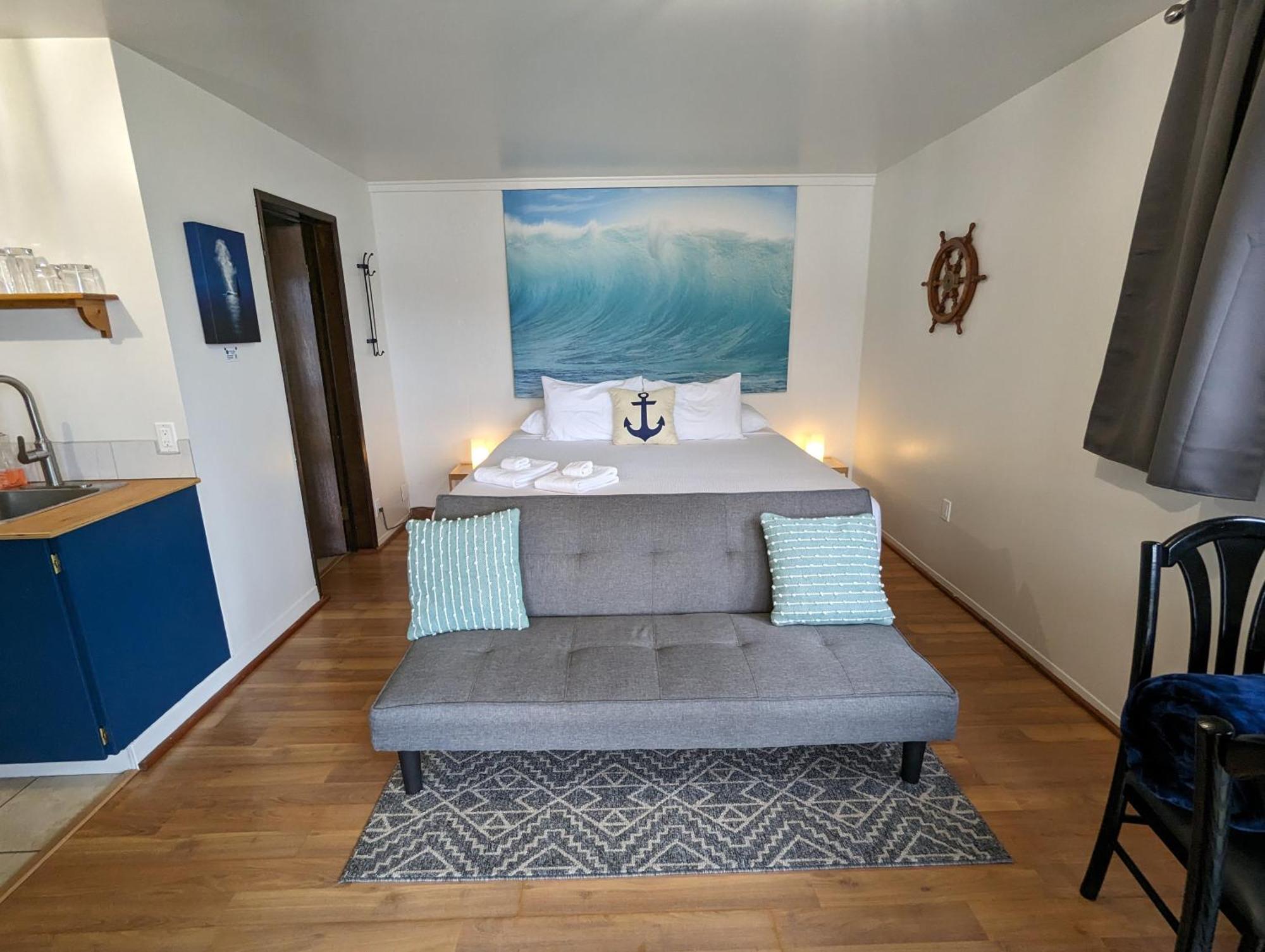 Jade Resort-Oceanfront Suites In Gowlland Harbour Heriot Bay Bagian luar foto