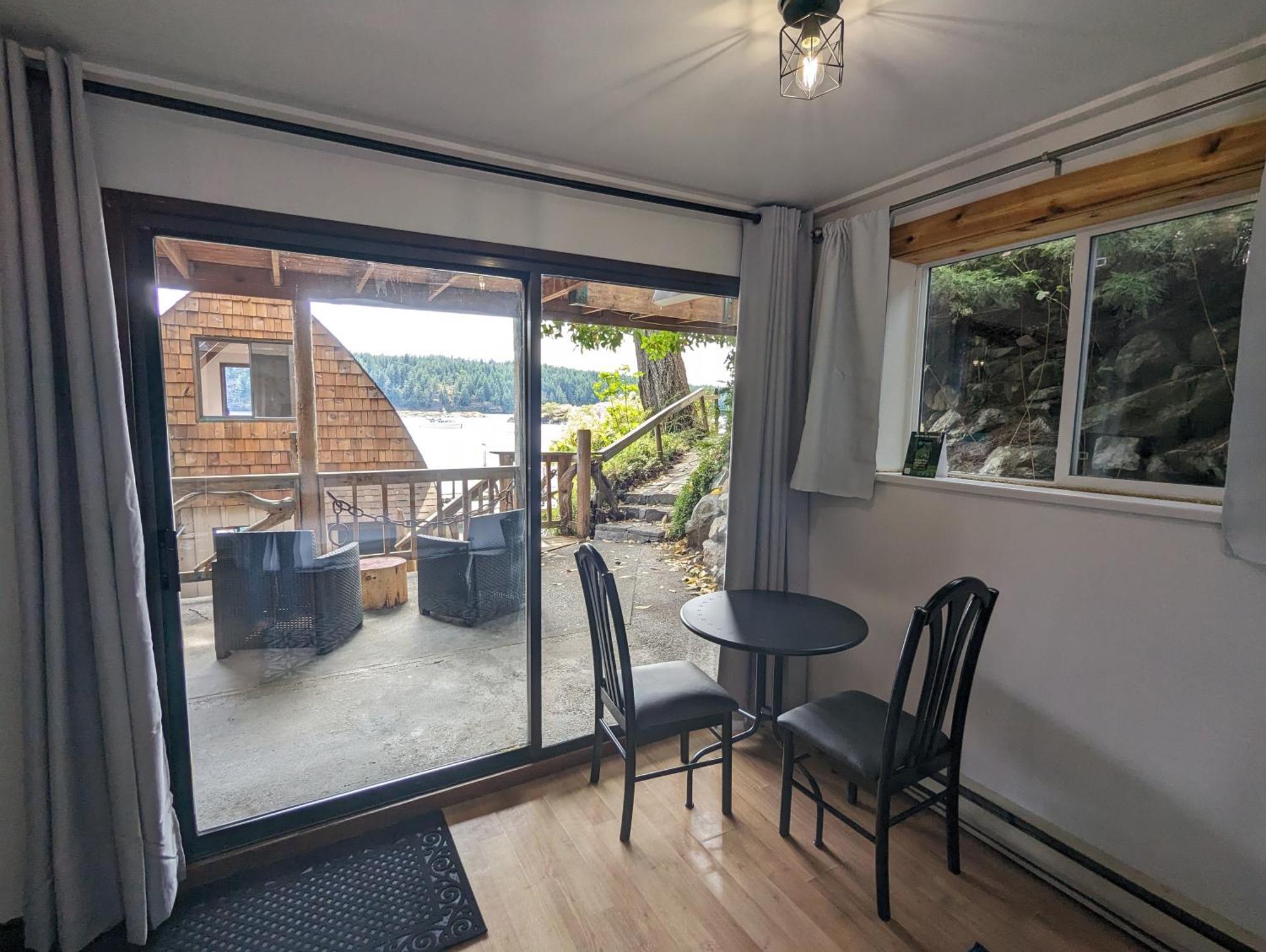 Jade Resort-Oceanfront Suites In Gowlland Harbour Heriot Bay Bagian luar foto