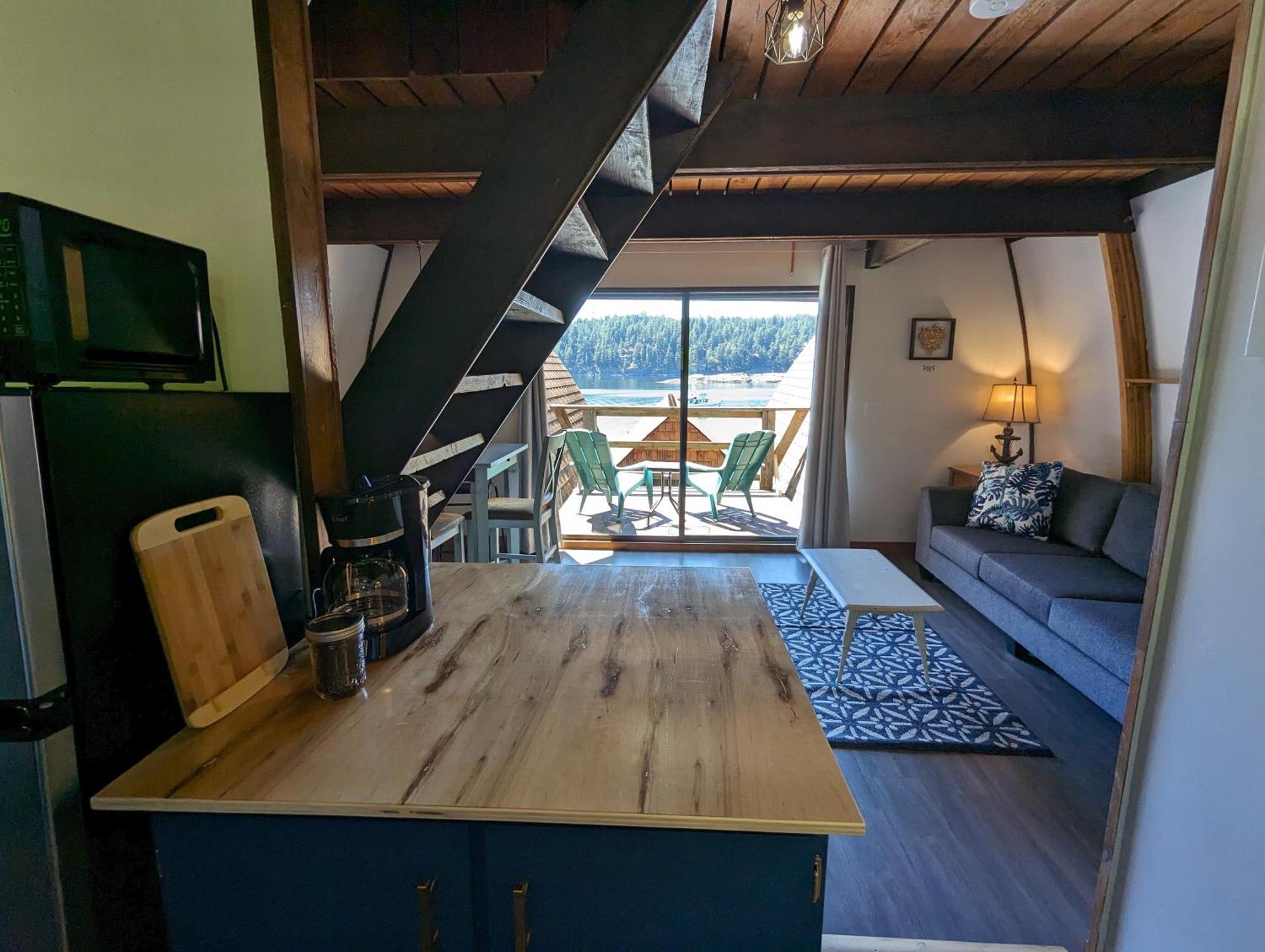 Jade Resort-Oceanfront Suites In Gowlland Harbour Heriot Bay Bagian luar foto