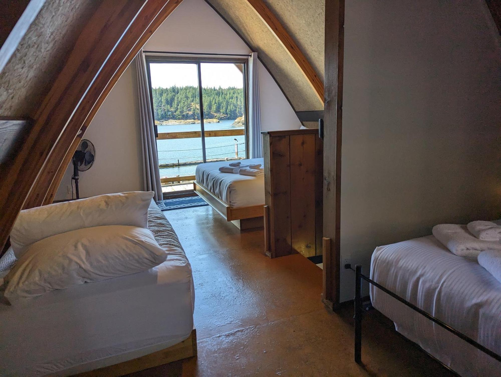 Jade Resort-Oceanfront Suites In Gowlland Harbour Heriot Bay Bagian luar foto