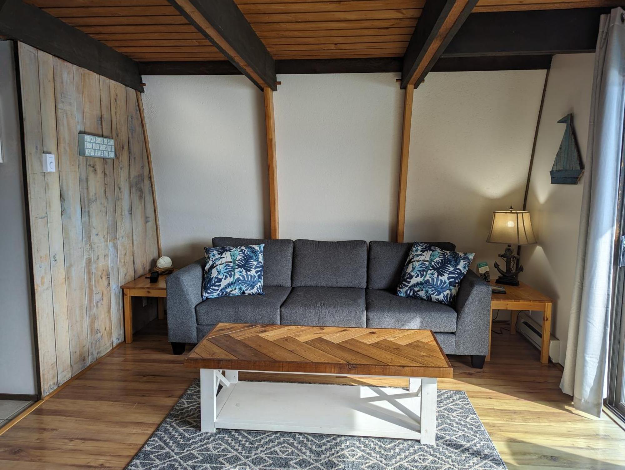Jade Resort-Oceanfront Suites In Gowlland Harbour Heriot Bay Bagian luar foto