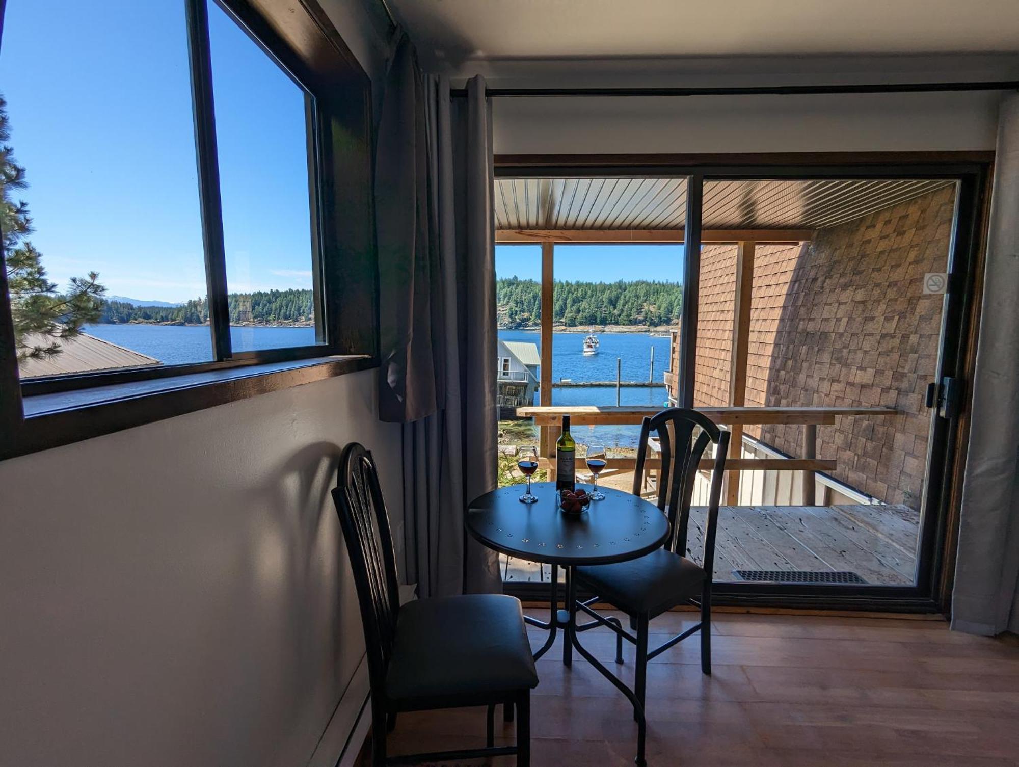 Jade Resort-Oceanfront Suites In Gowlland Harbour Heriot Bay Bagian luar foto