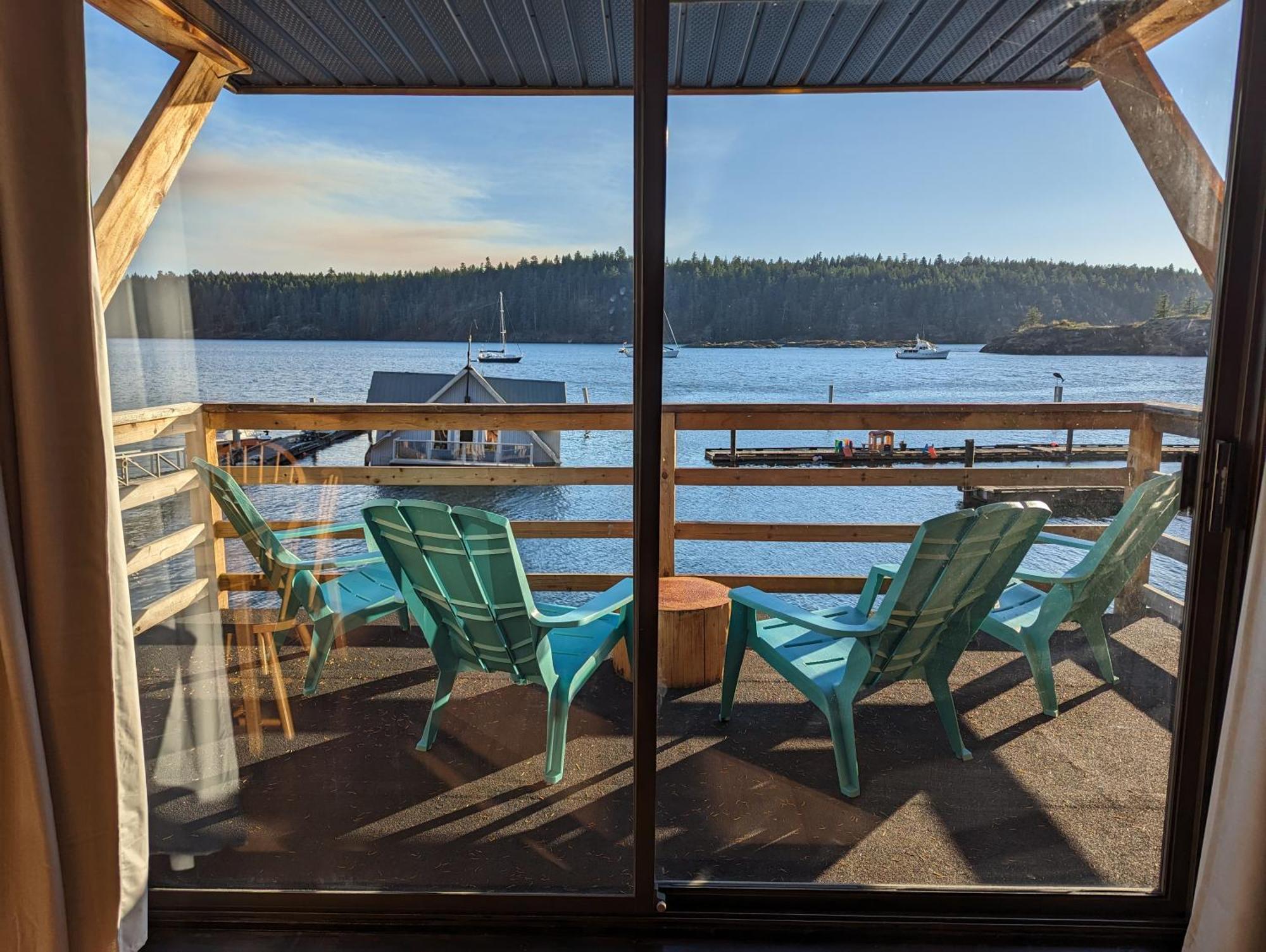 Jade Resort-Oceanfront Suites In Gowlland Harbour Heriot Bay Bagian luar foto