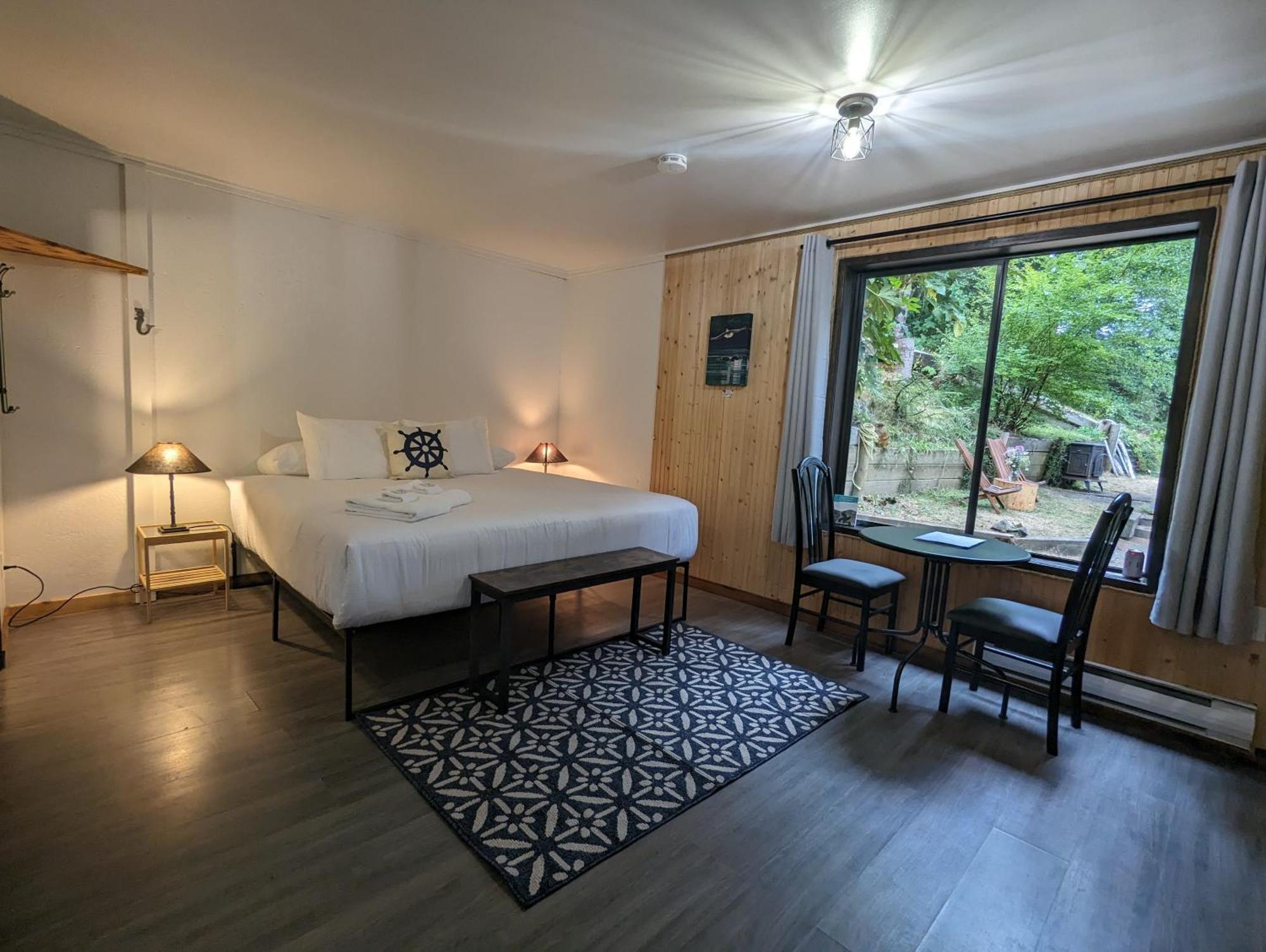 Jade Resort-Oceanfront Suites In Gowlland Harbour Heriot Bay Ruang foto